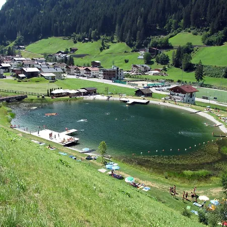 Elis By Interhome 湖城